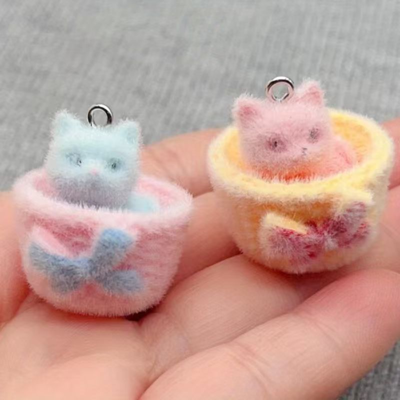 Resin - Pendentif chat en résine pelucheuse 3D,